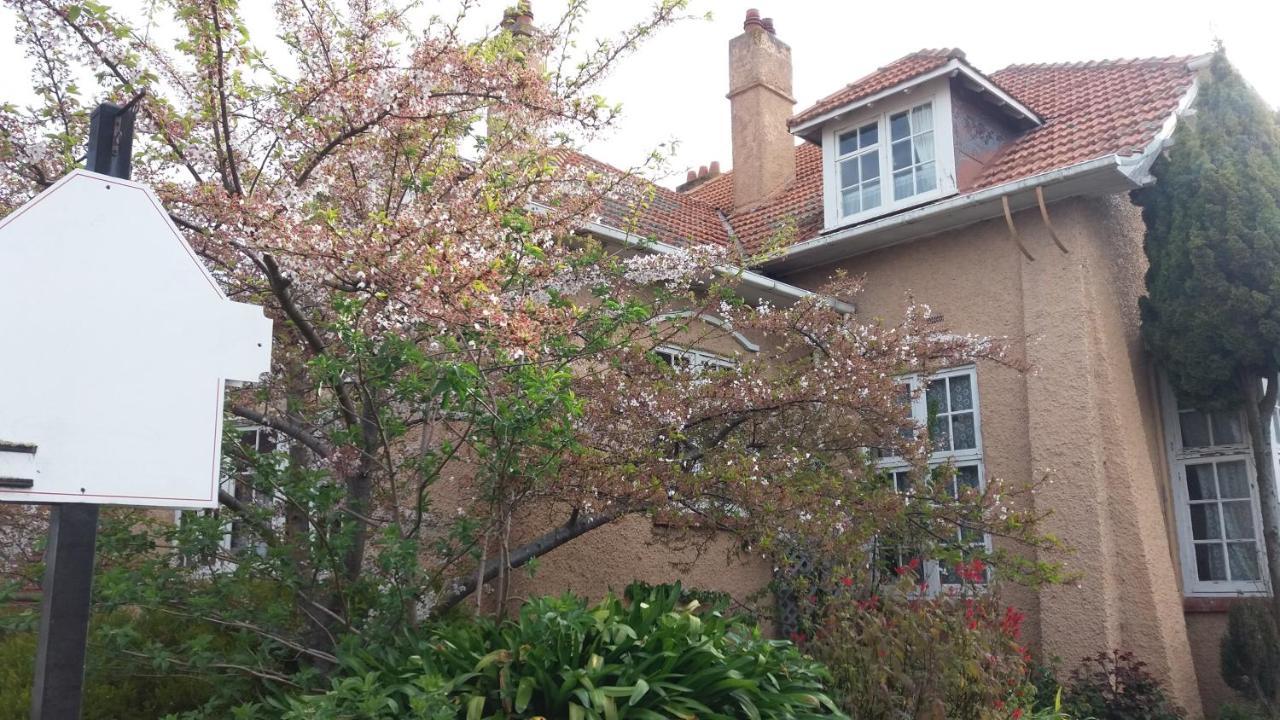 Chimneys B&B Оамару Екстериор снимка