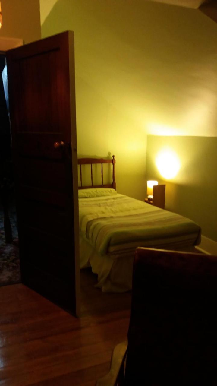 Chimneys B&B Оамару Екстериор снимка