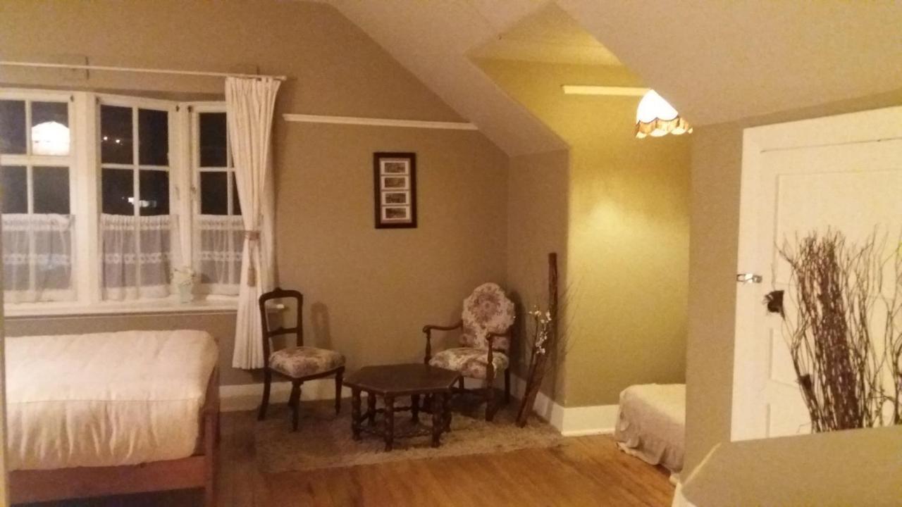 Chimneys B&B Оамару Екстериор снимка