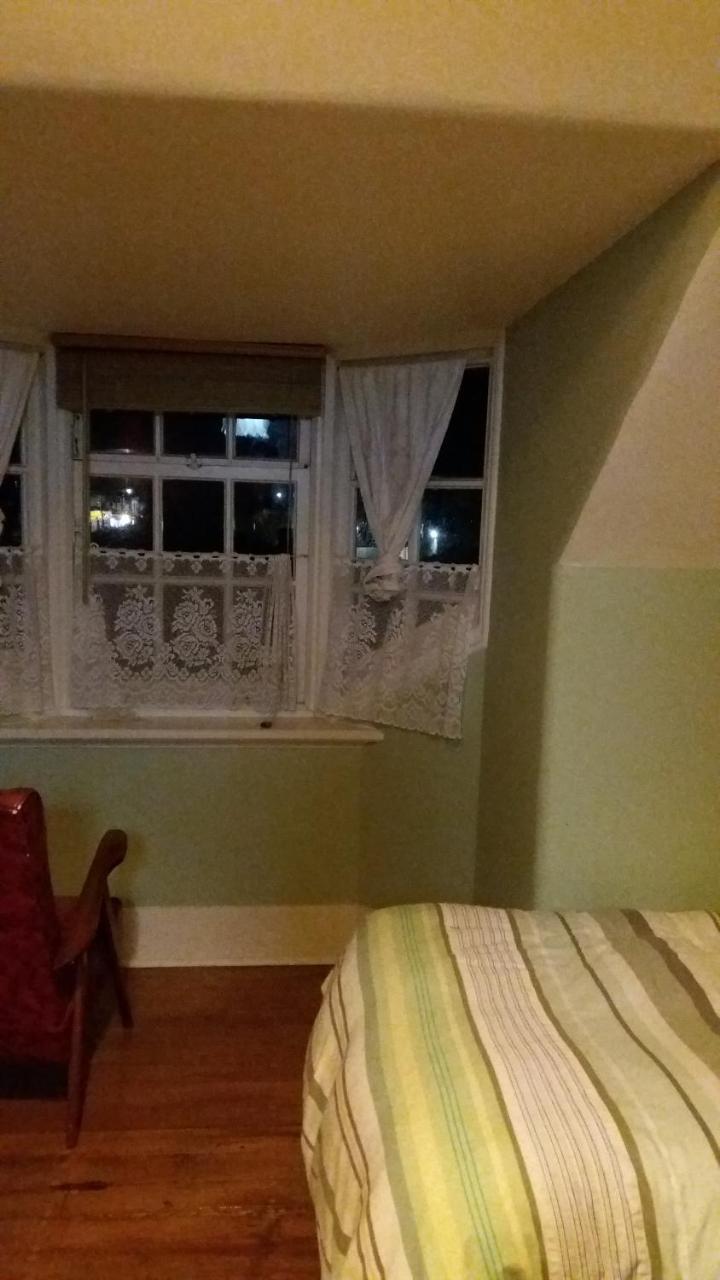 Chimneys B&B Оамару Екстериор снимка